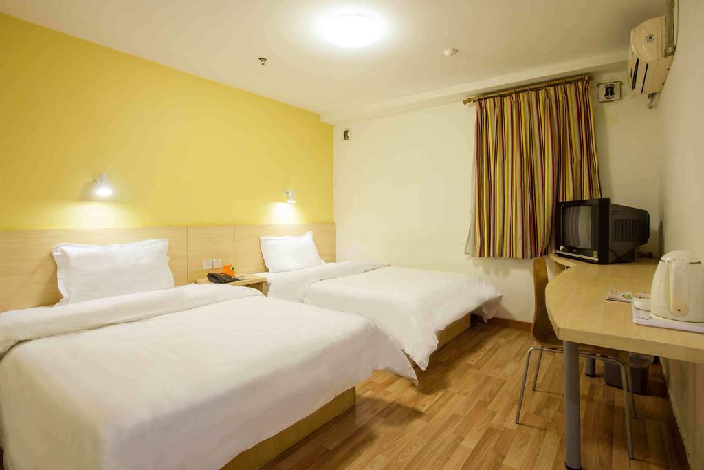 7Days Inn Yueyang East Maoling Pedestrain Street Quarto foto