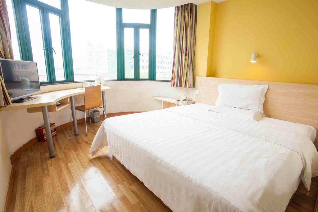 7Days Inn Yueyang East Maoling Pedestrain Street Quarto foto