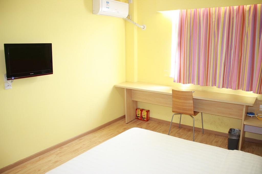7Days Inn Yueyang East Maoling Pedestrain Street Exterior foto